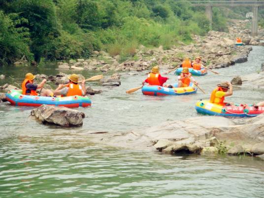 杭州仙山谷激浪漂流旅游景区