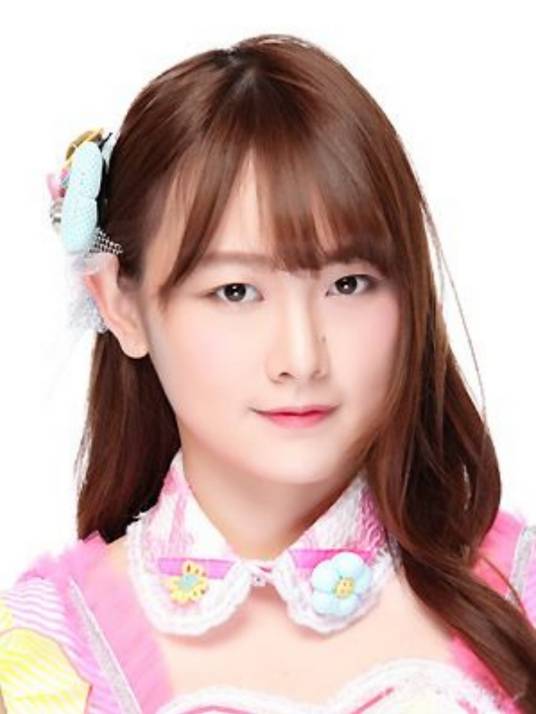 唐安琪（中国女歌手、演员，SNH48成员）