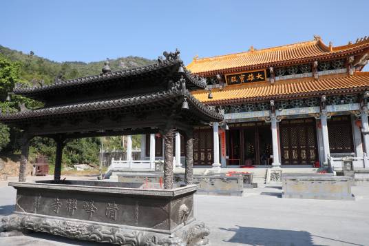 清峰寺（广东省汕尾市陆丰市潭西镇城仔山清峰寺）