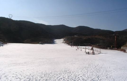 龙凤山滑雪场