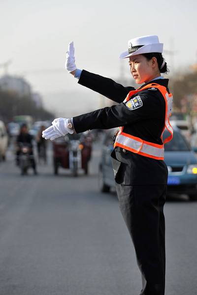 毛丽（山西浑源县女交警）