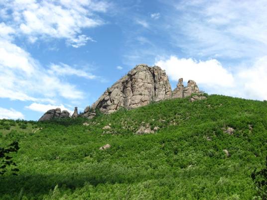 喇嘛山（内蒙古牙克石市山丘）