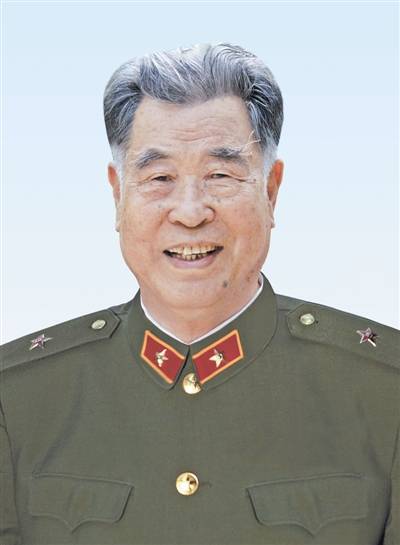 武宏（工程兵原副司令兼后勤部部长）