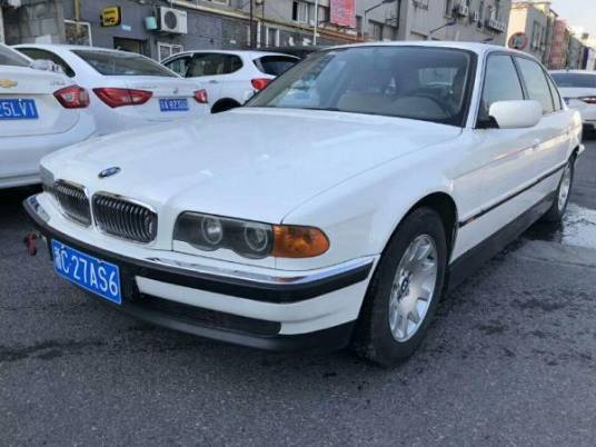 BMW728i